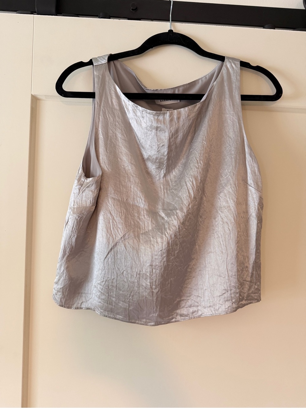 Aritzia Babaton Cunning Satin Top In City Grey View 2